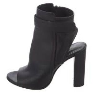 Vince Black Leather Ankle Boots Size 7.5